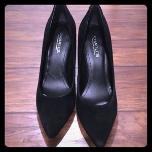 NWOT Charles David suede pumps size 9M
